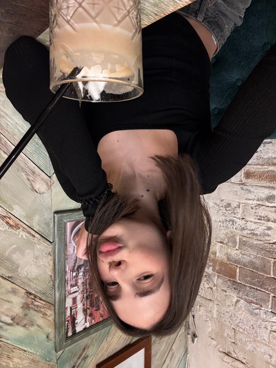 Fresh photos, fresh mood — Tina online in Johor Baru